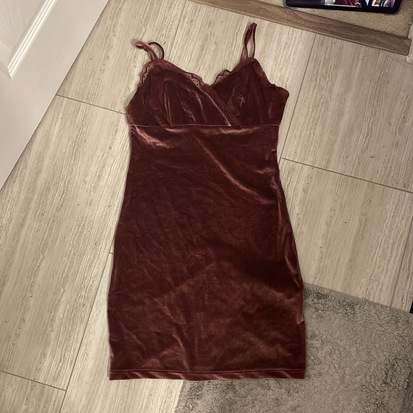 Urban Outfitters Velvet ”Bernadette Dress” - Picture 3 of 6